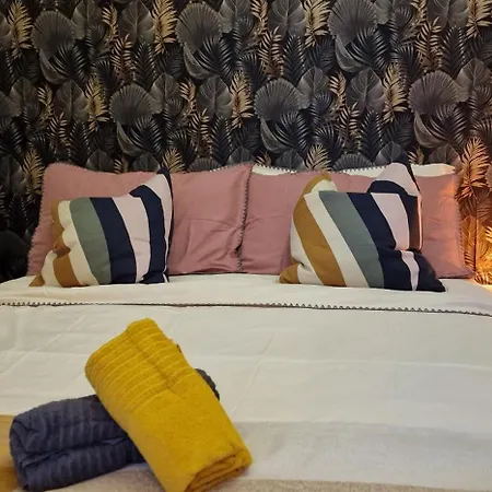Chic Centre Apartment